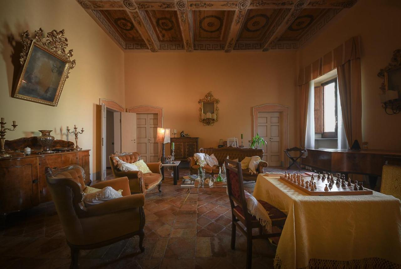 Palazzo Bonfranceschi Bed and Breakfast Belforte del Chienti Esterno foto